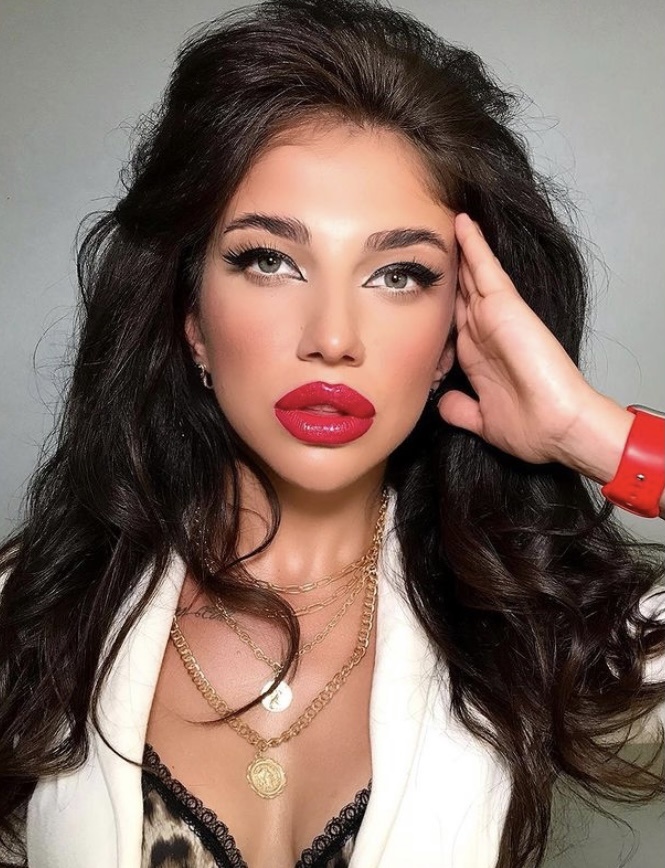 🎥 Влада привлекальеная девушка из Ирбита цена от 5000 руб