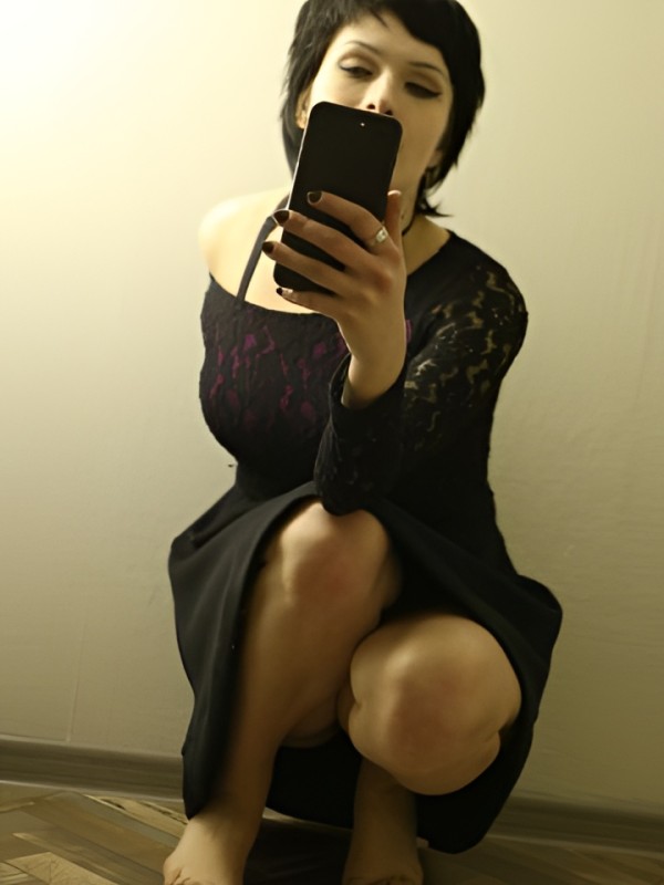 Виктория привлекательная девушка из Ирбита цена от 3000 руб