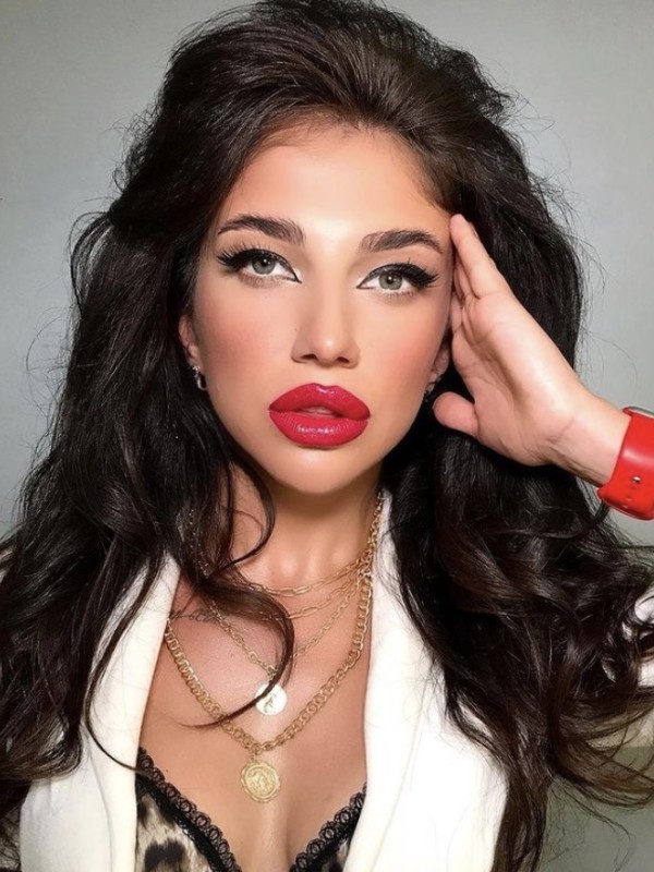 🎥 Влада привлекательная девушка из Ирбита цена от 5000 руб