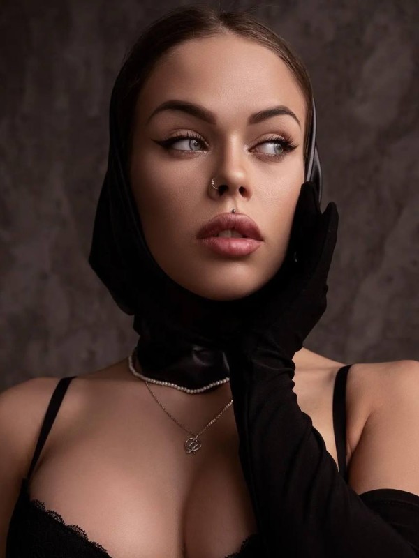 Полина привлекательная девушка из Ирбита цена от 6000 руб