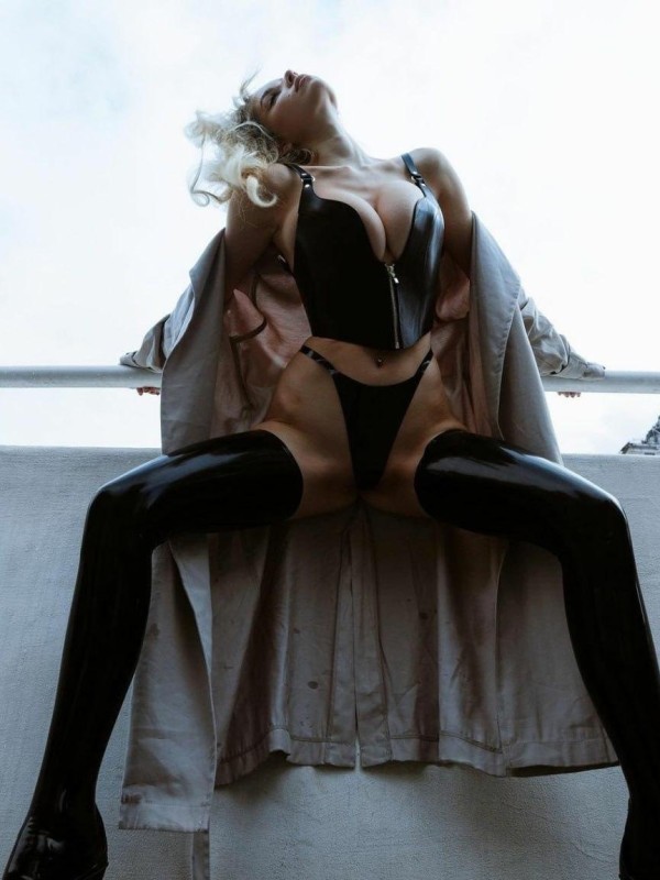 Ярослава привлекательная девушка из Ирбита цена от 5000 руб